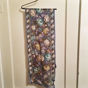 🌸 Vintage Oscar de la Renta Silk Scarf